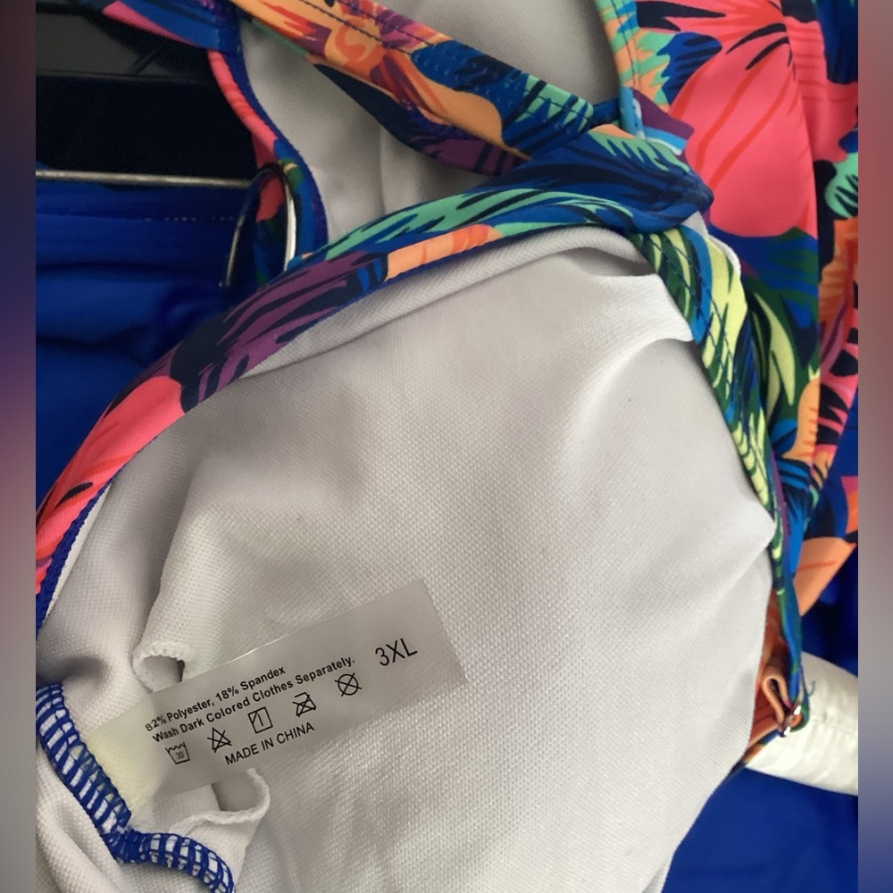 🪻 Plus Size Swimsuit Size 3X - Picture 4 of 4